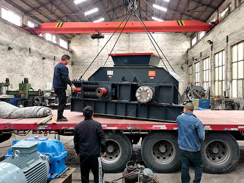 單臺大型河卵石破碎制砂機(jī)發(fā)貨圖片