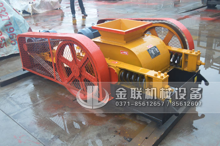 如何控制對輥機的出料粒度